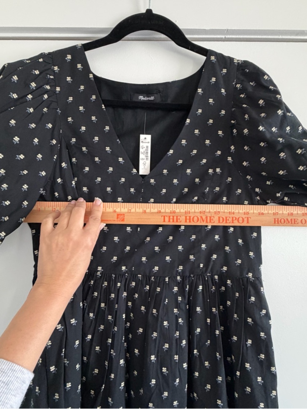 NWT Madewell Black V-Neck
Puff Sleeve Mini Dress with mini floral size M - Picture 8 of 16